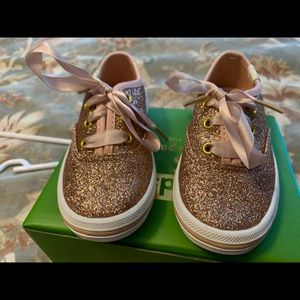Toddler size 6 Kate spade meds.